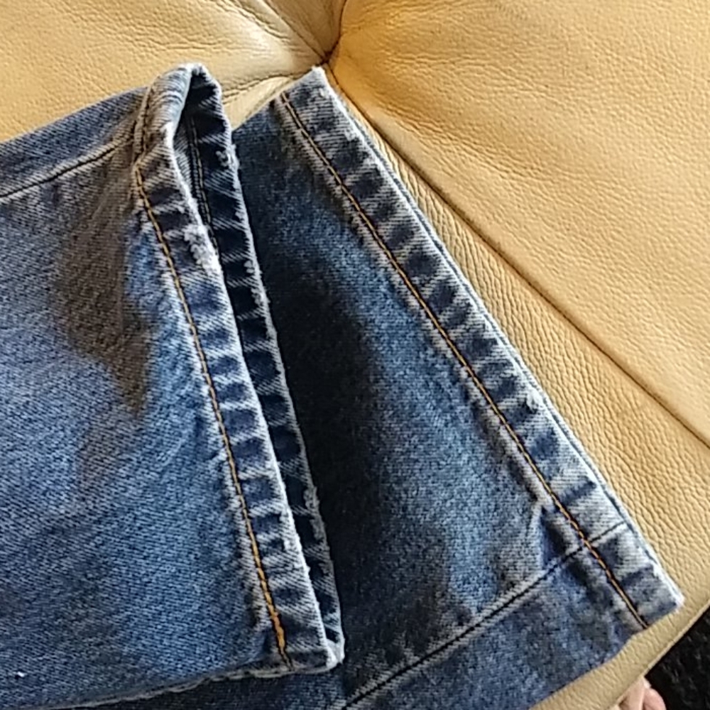 Levis - Picture 4 of 4